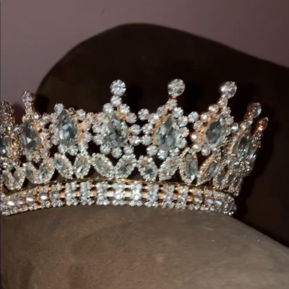 Gold crown